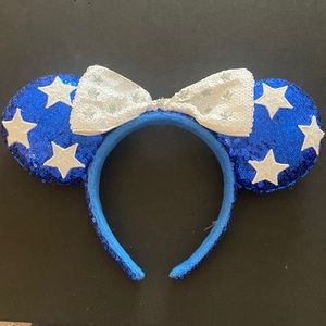 Disney parks blue and white star Minnie ears